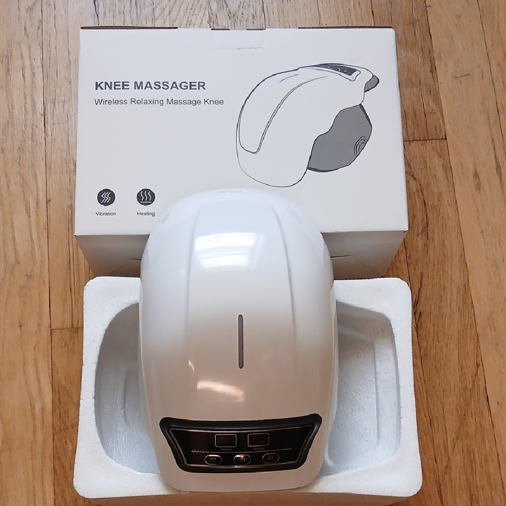 Compact Knee Massager in White - Picture 2 of 11